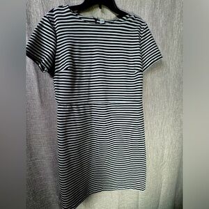 Old Navy Striped Dress Size XL back and white stripes